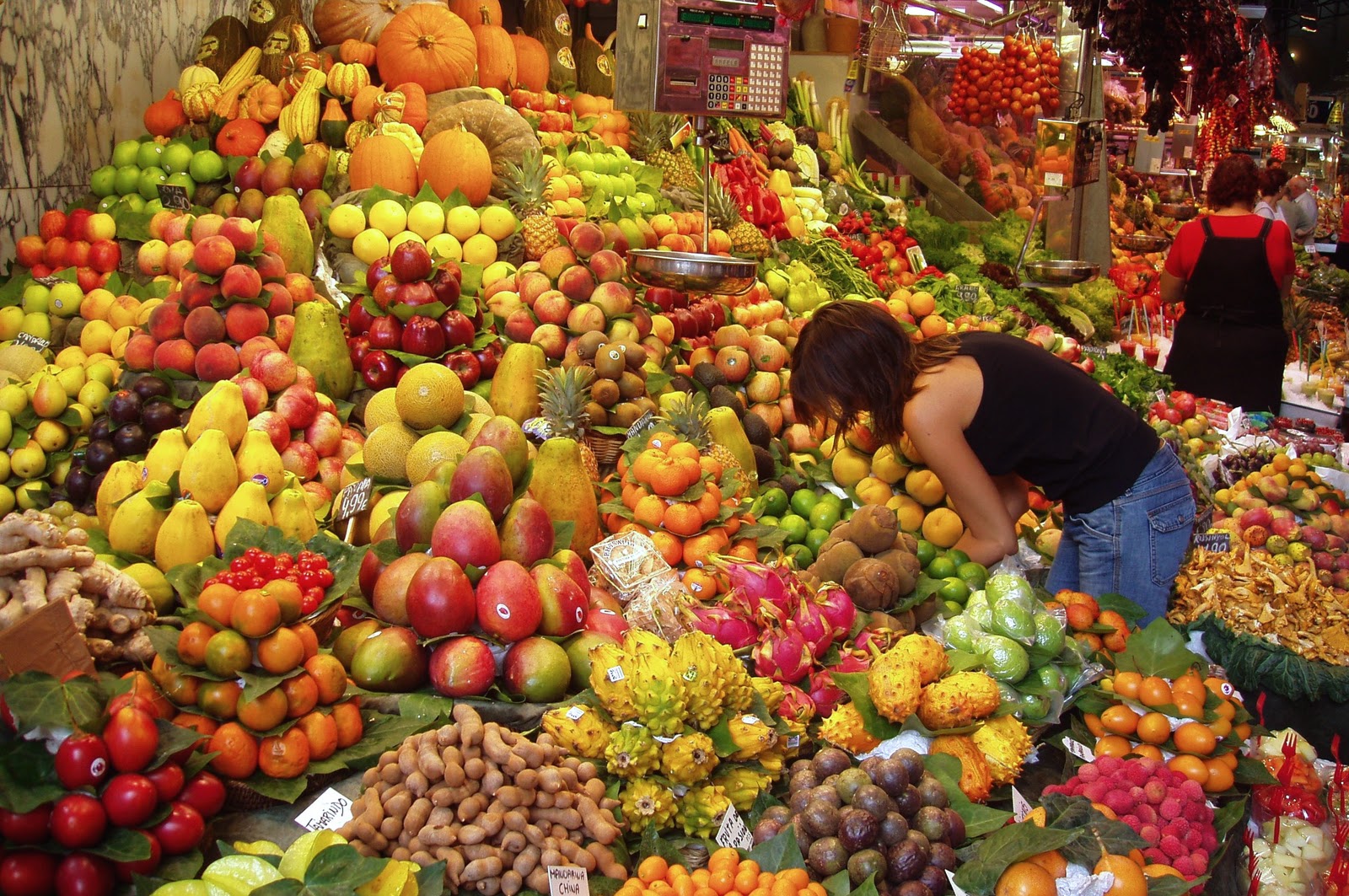 fruit_stall_in_barcelona_market