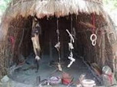 Believers Lets Pray To Expose And Diminish Powers Of Darkness, Woman Uses ‘Juju’ To Steal Foodstuff From A Market