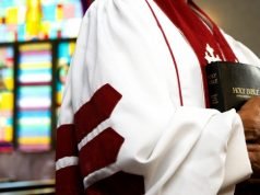 Comic? Video Of Pastor Telling Ladies To Choose Suitors Amidst Men Congregants During Church Service Emerge